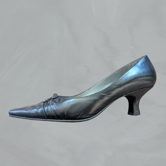 Bandolino Women's Black Leather Shoes With Square Toe, Kitten Heel And Bows - Picture 3 of 5